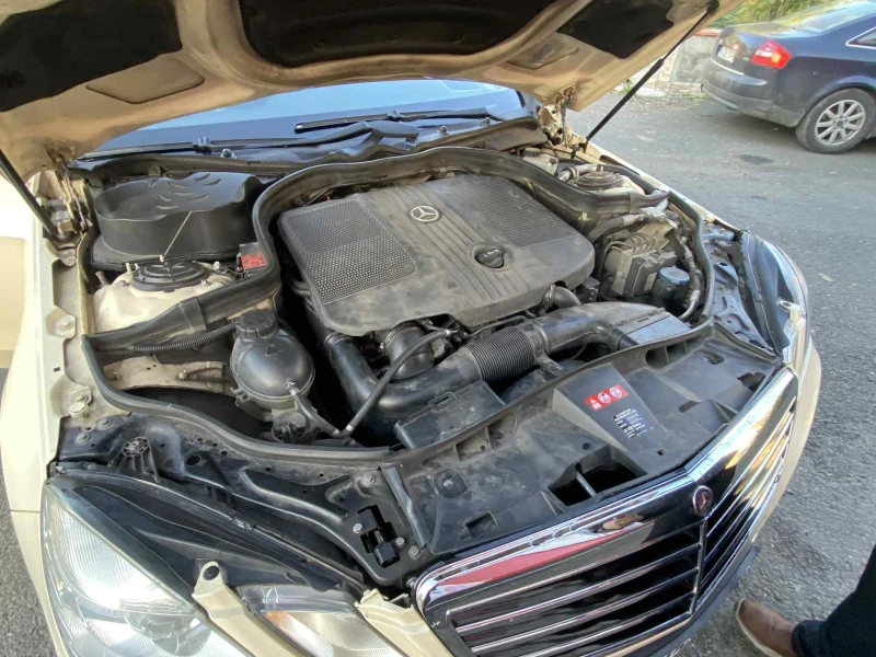 Mercedes-Benz E 200 CDI, снимка 9 - Автомобили и джипове - 52459497
