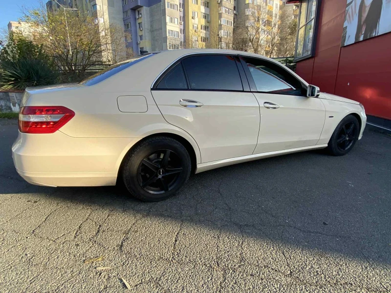 Mercedes-Benz E 200 CDI, снимка 2 - Автомобили и джипове - 52459497