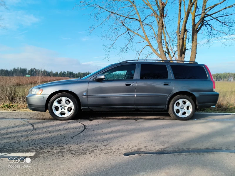 Volvo V70 2, 4 газ-бензин, снимка 9 - Автомобили и джипове - 52890831