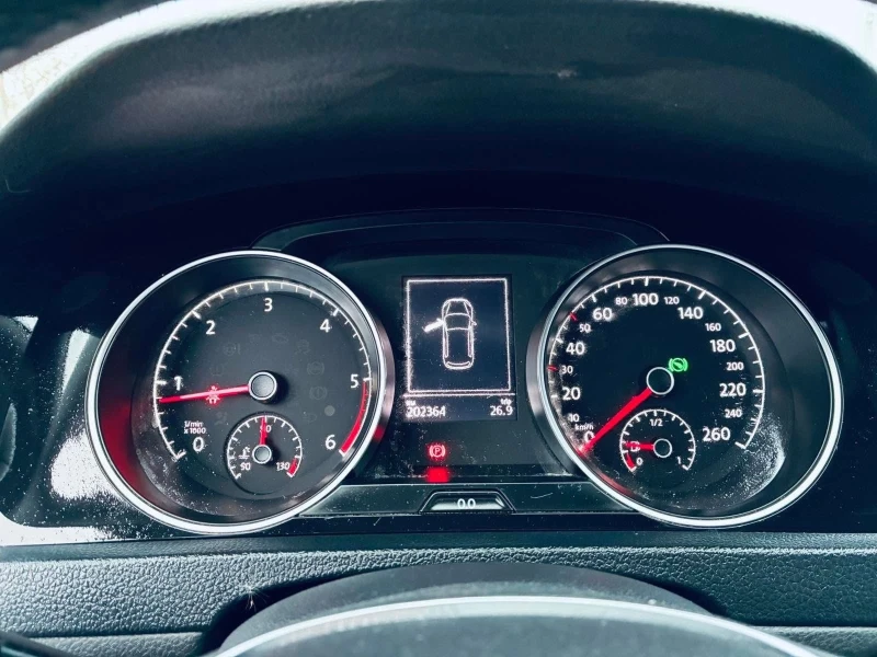 VW Golf 2.0tdi, снимка 12 - Автомобили и джипове - 53365553