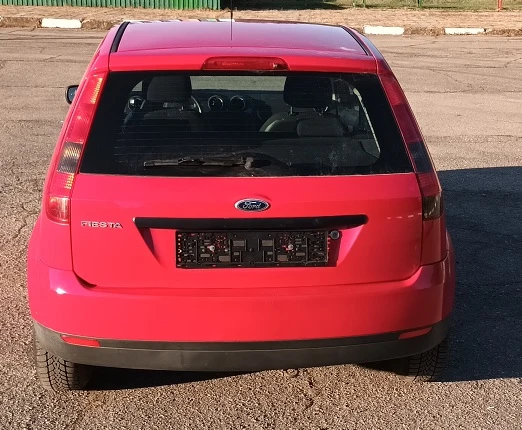 Ford Fiesta 3 врати, снимка 5 - Автомобили и джипове - 47513164