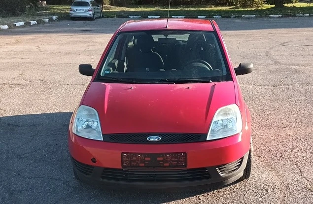 Ford Fiesta 3 врати, снимка 2 - Автомобили и джипове - 47513164