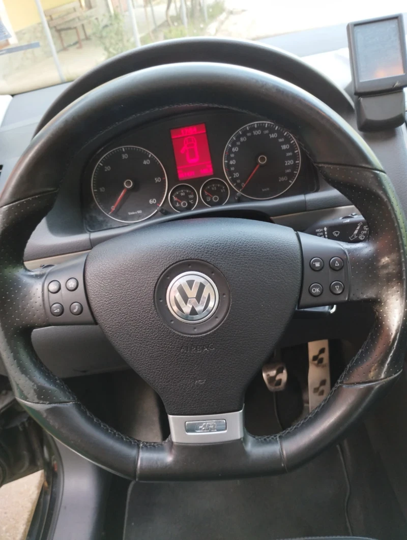 VW Touran 2.0TDI 170 FR, снимка 8 - Автомобили и джипове - 48004994