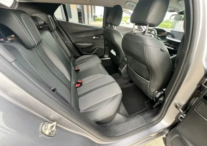 Peugeot 2008 1.5 BLUEHDI EAT8 131kc, снимка 7 - Автомобили и джипове - 55400995