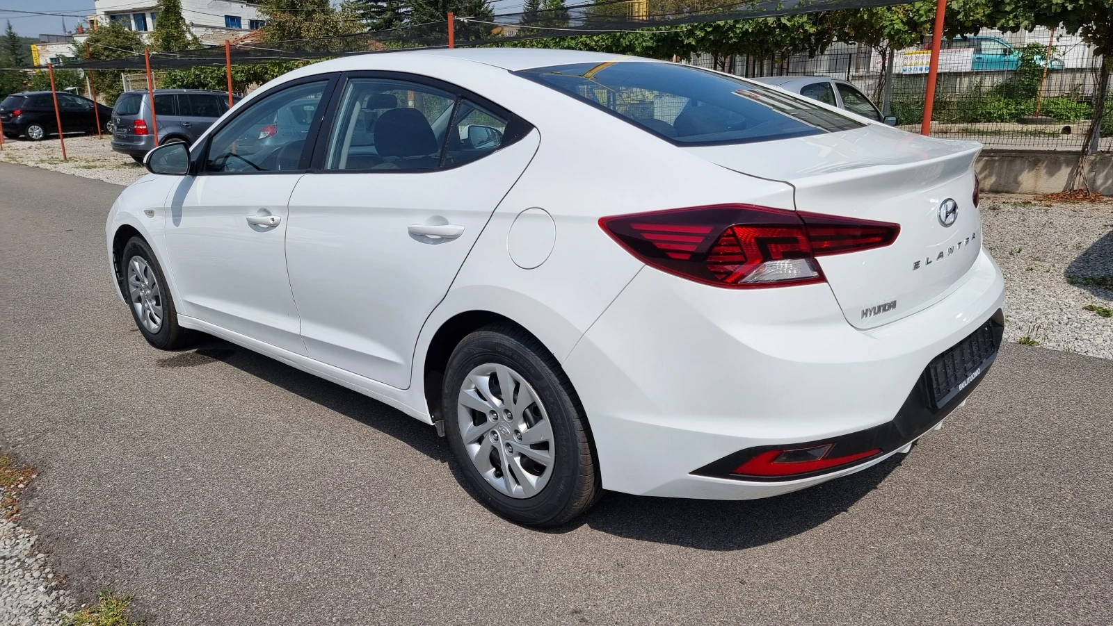 Hyundai Elantra 1.6i 16V GAZ 6ck EURO6 - изображение 6