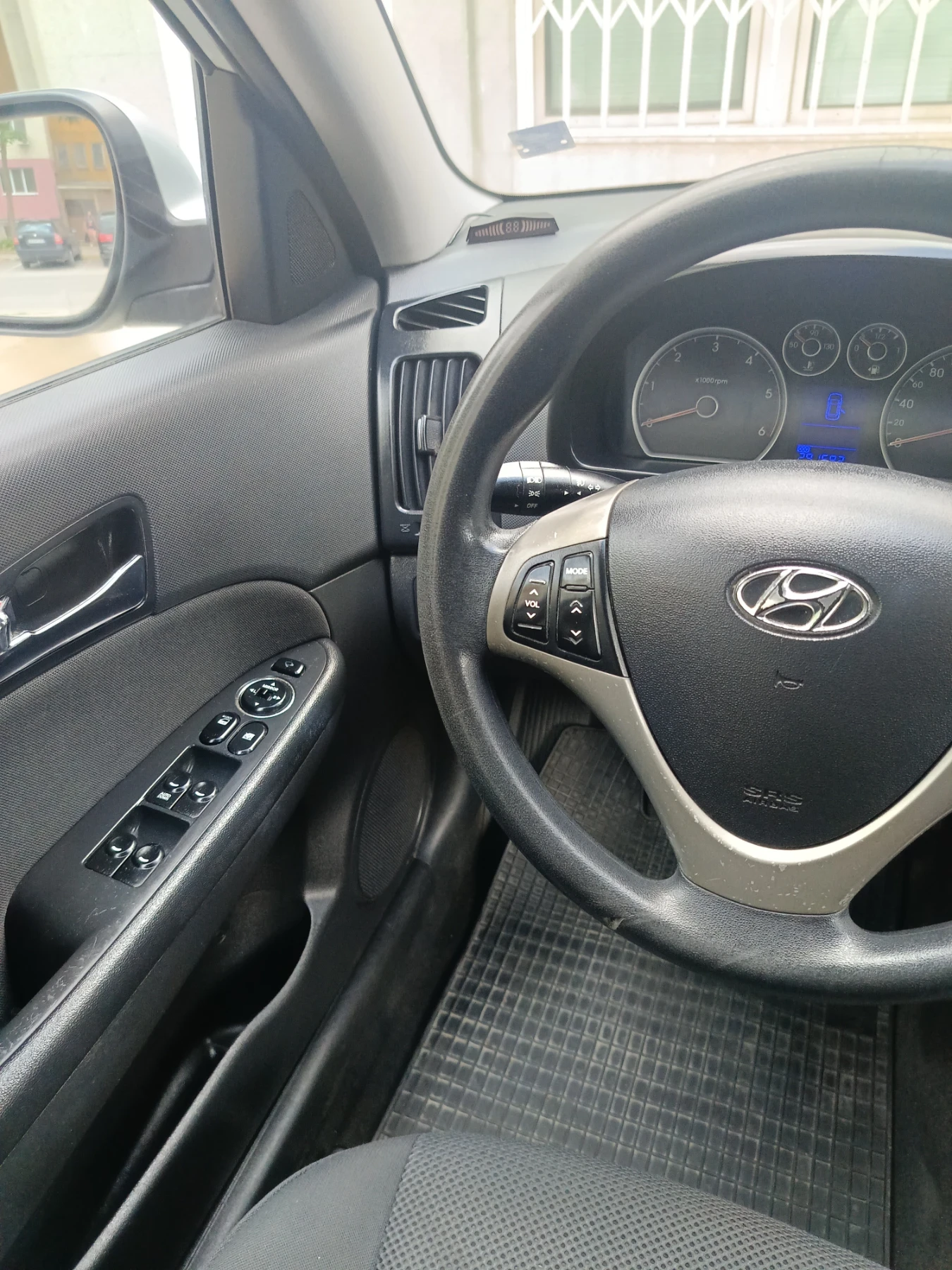 Hyundai I30 1.6 CRDI - изображение 8