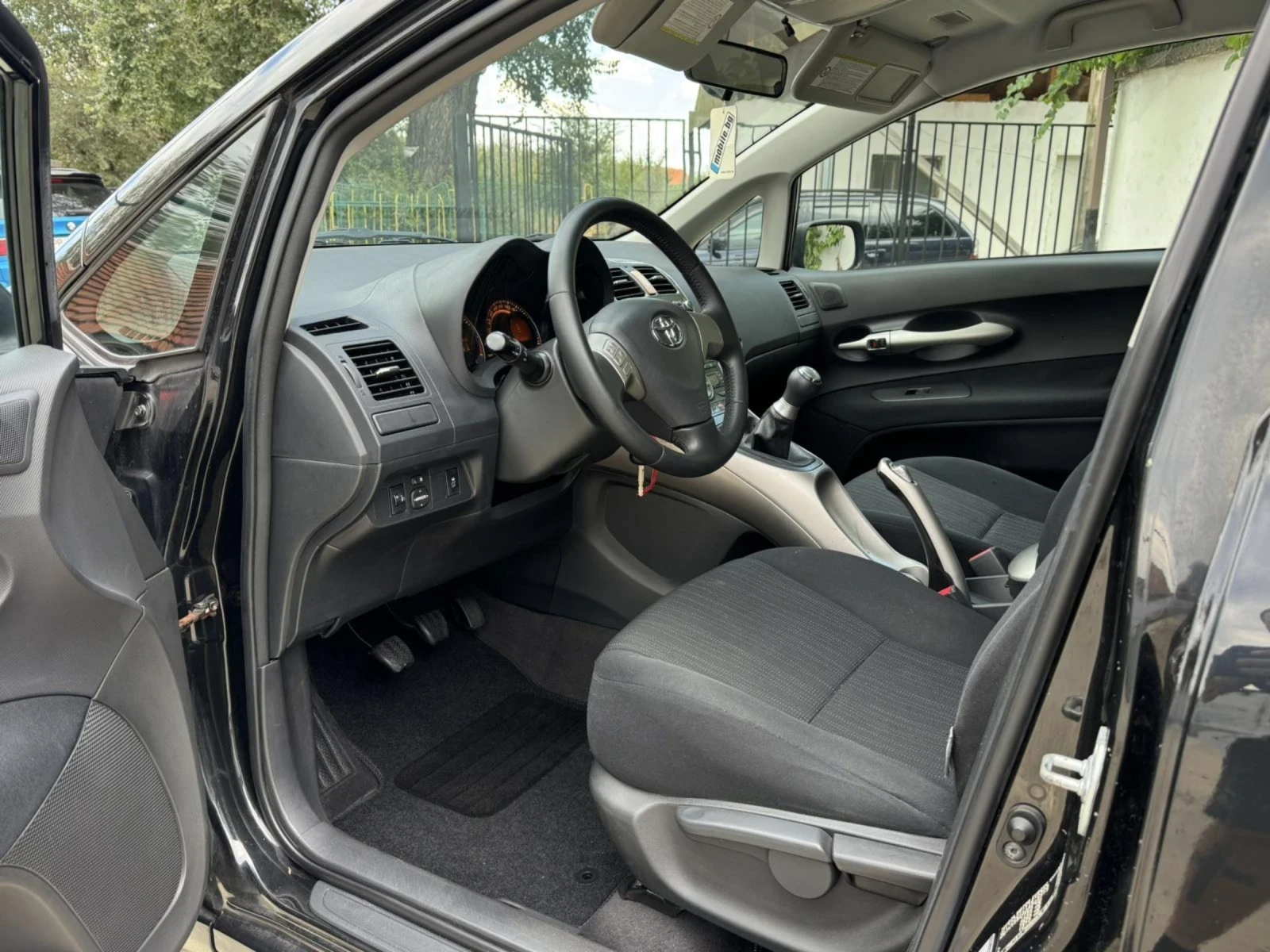 Toyota Auris 1.6 VVT-I  - изображение 7