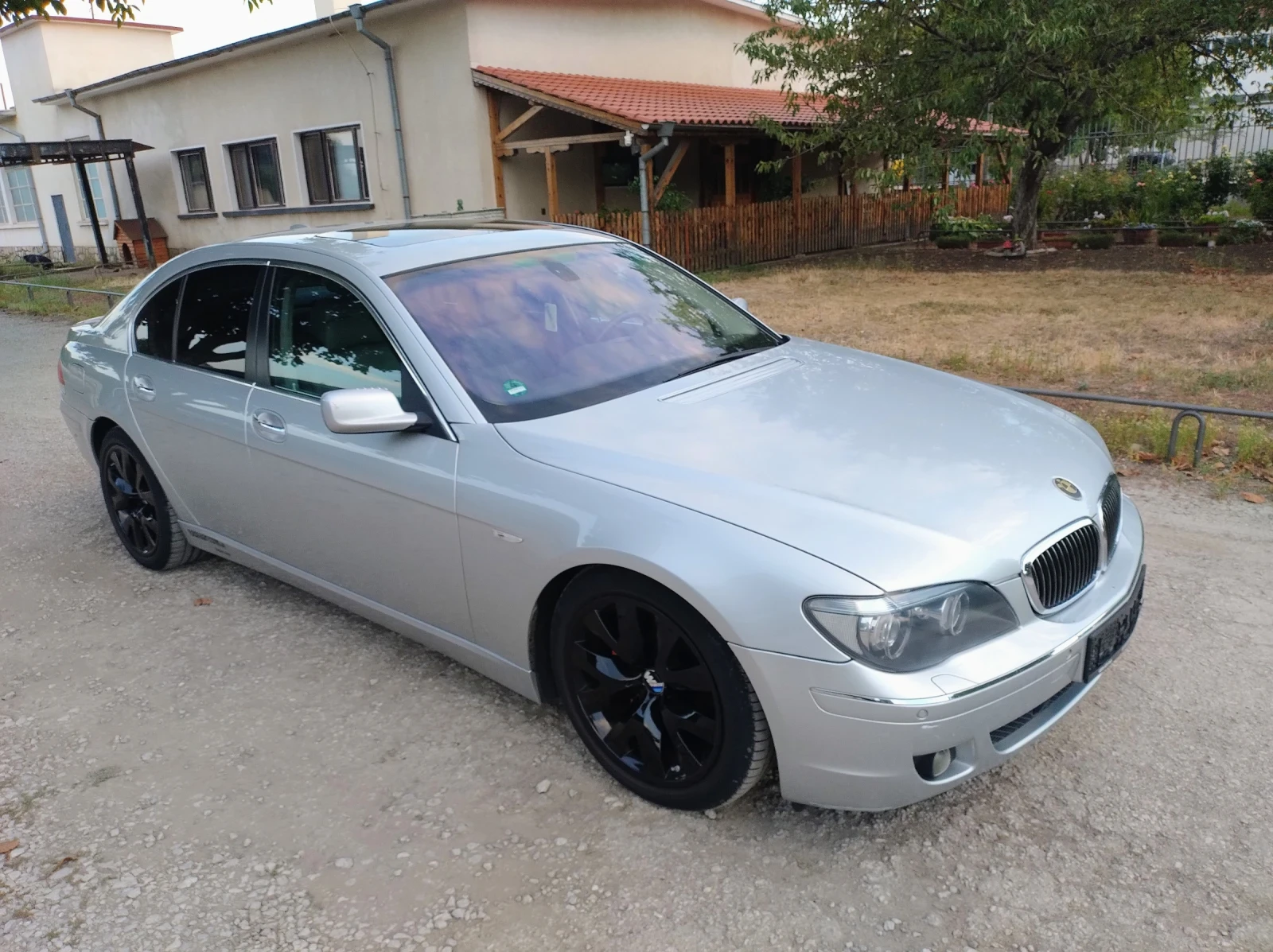 BMW 750 5.0 V8 DISTRONIC FACE LIFT FULL FULL - изображение 4