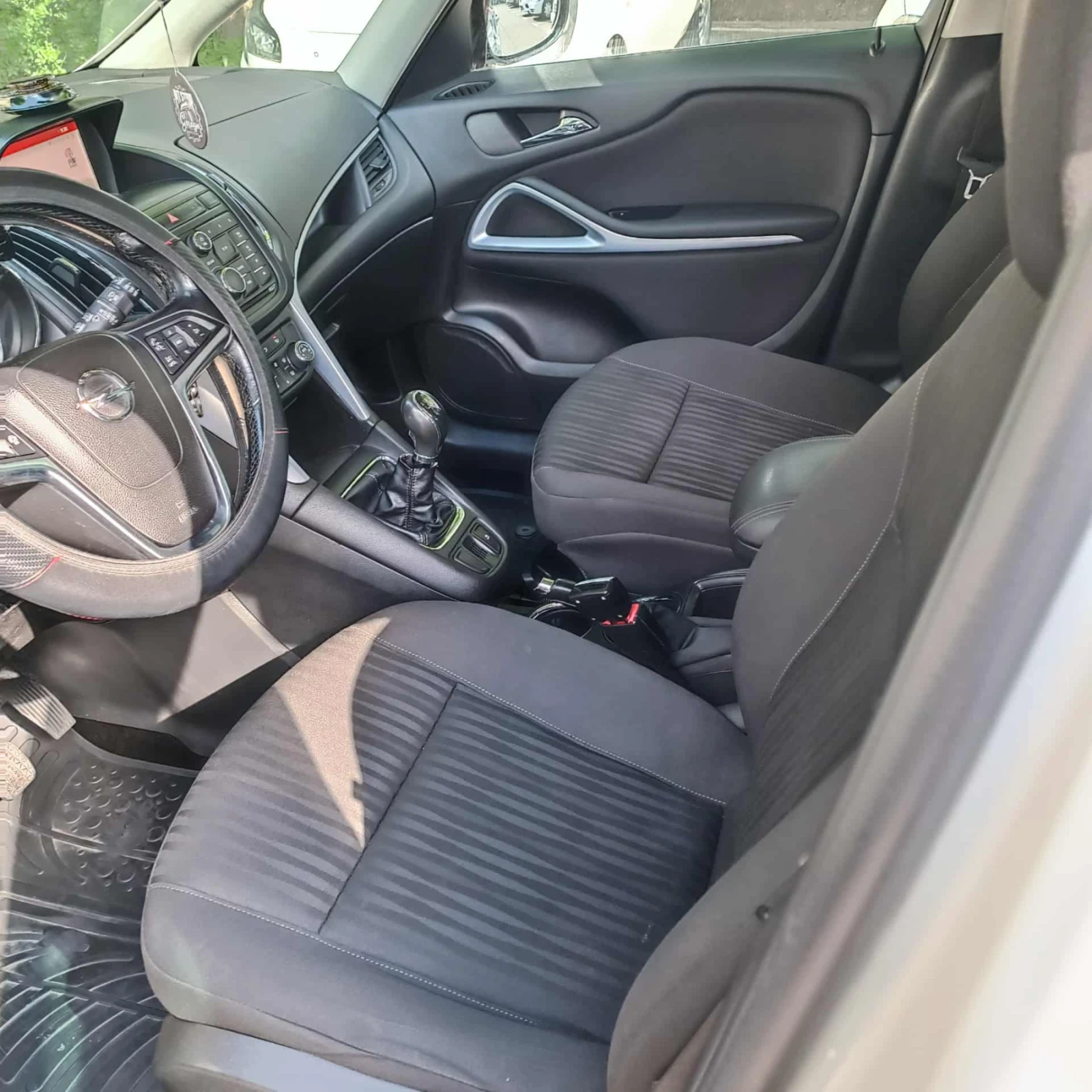 Opel Zafira 1.4 - изображение 5