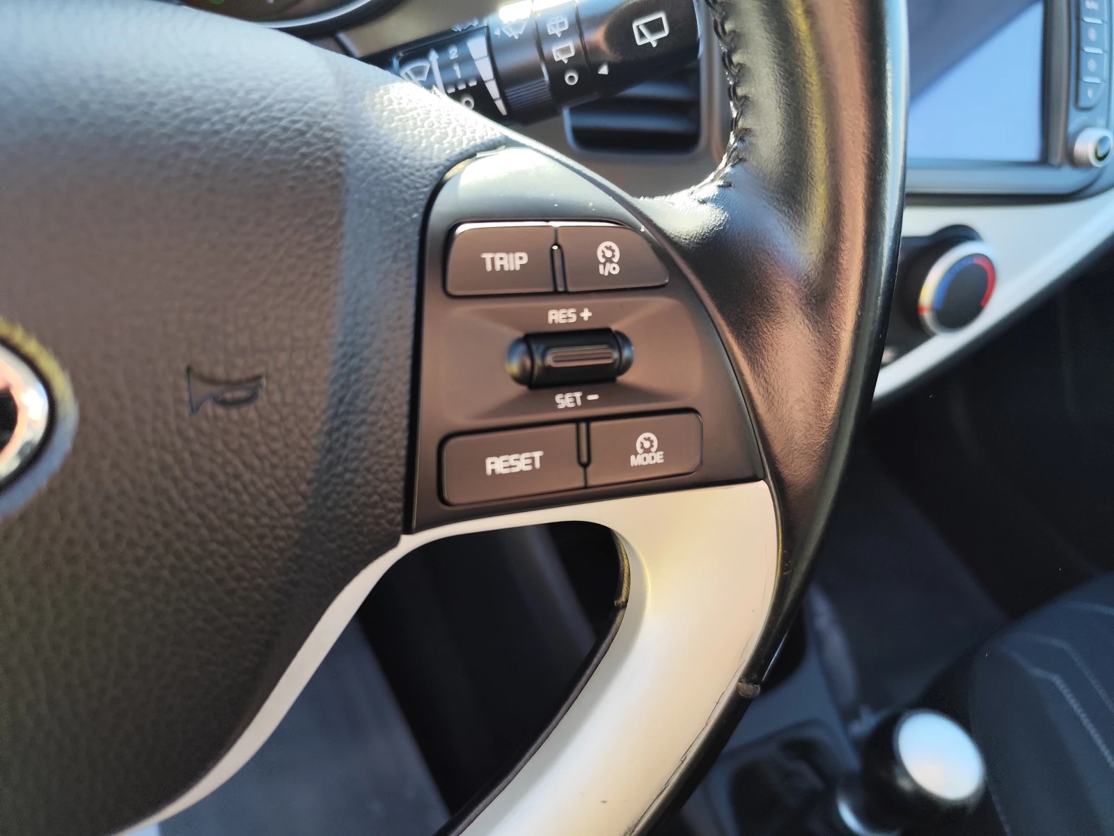 Kia Picanto 1.0i* LPG* EURO6B* 76000km!* NAVI* ФАБРИЧНА ГАЗ - изображение 7