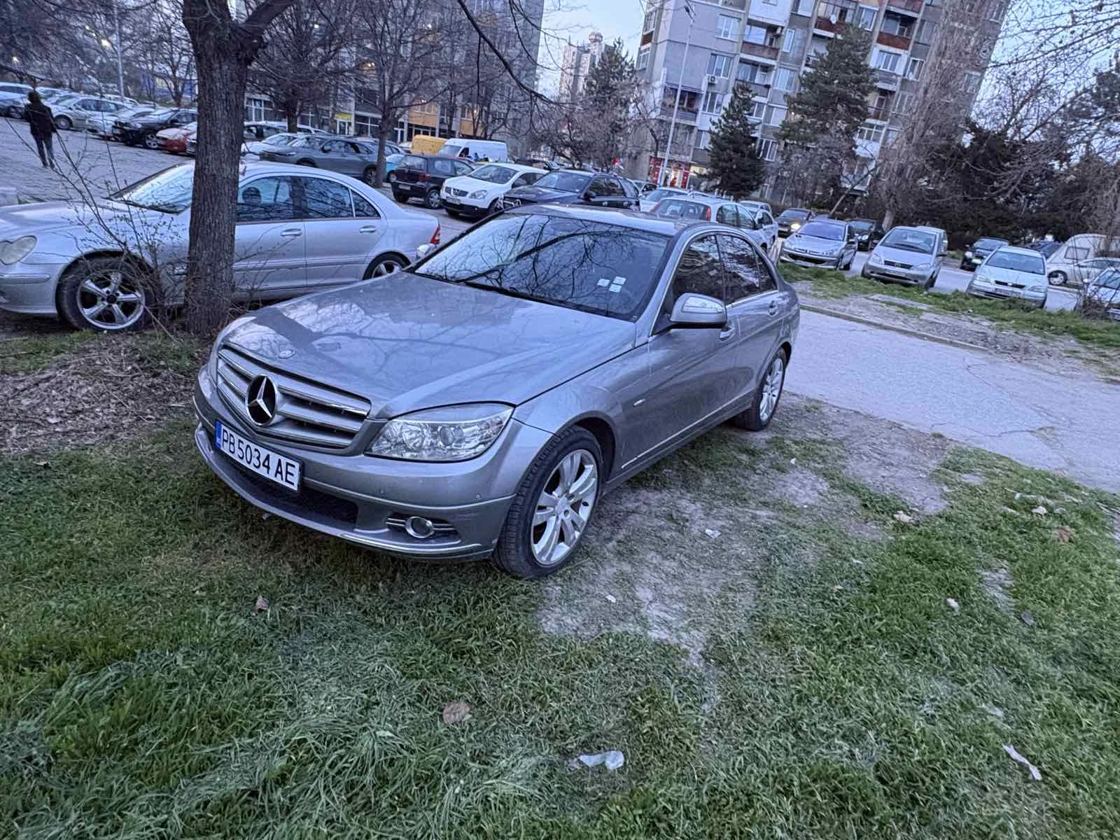 Mercedes-Benz C 220 CDI Автоматик Avangarde OM646, снимка 4 - Автомобили и джипове - 53853541