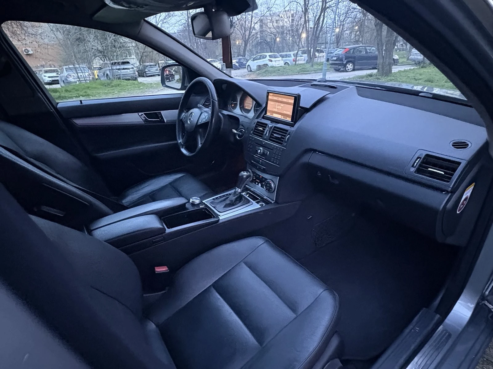 Mercedes-Benz C 220 CDI Автоматик Avangarde OM646, снимка 9 - Автомобили и джипове - 53853541