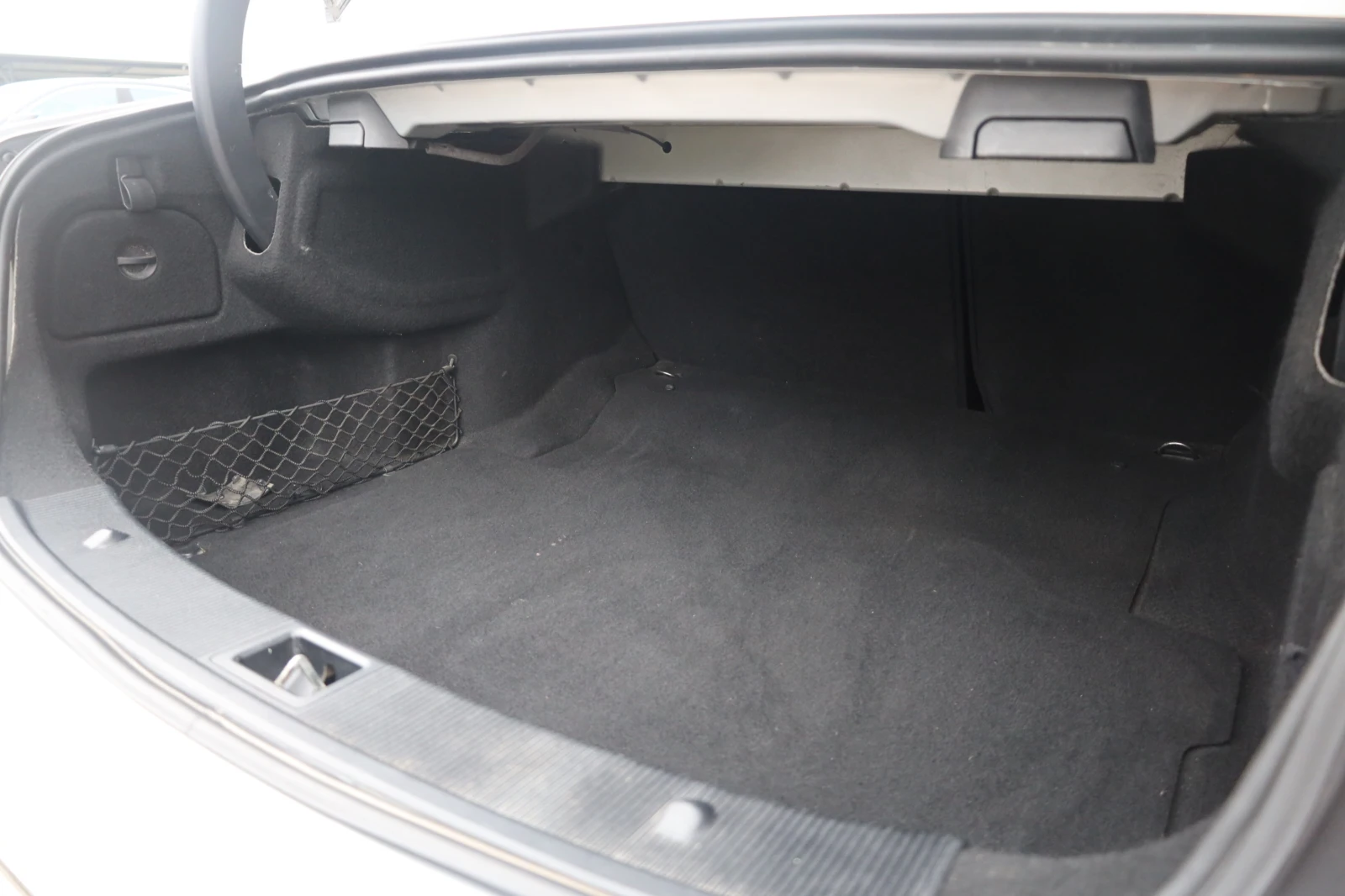 Mercedes-Benz E 350 i 4M AMG Coupe Pano KAM HlK Memory Blind Lane iCar, снимка 9 - Автомобили и джипове - 53964526