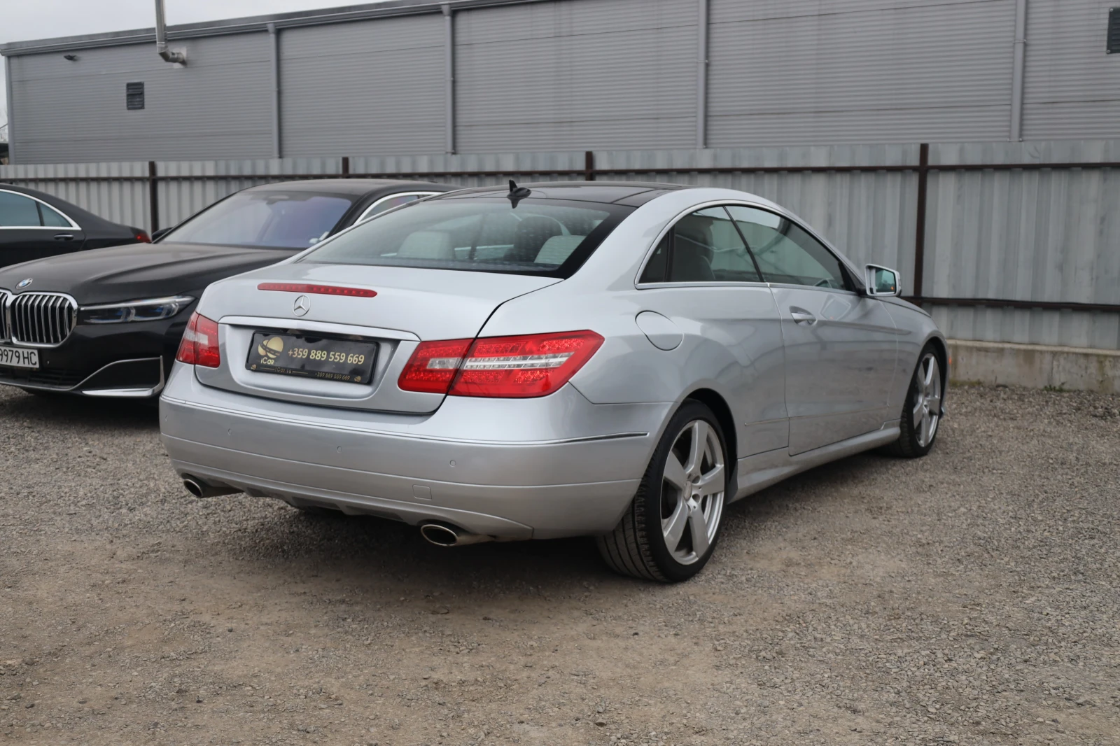 Mercedes-Benz E 350 i 4M AMG Coupe Pano KAM HlK Memory Blind Lane iCar, снимка 4 - Автомобили и джипове - 53964526