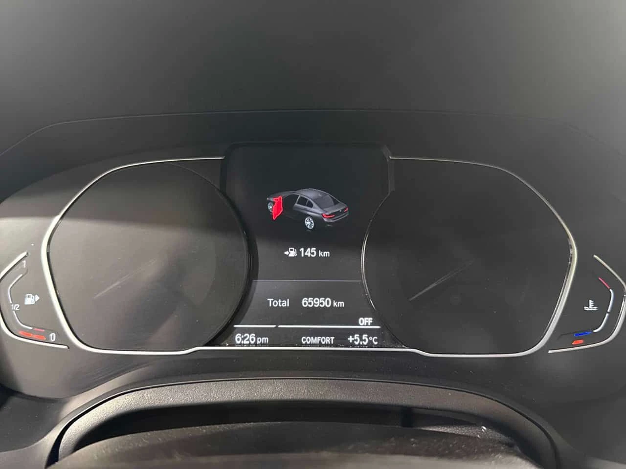 BMW 330 i xDrive/CARFAX/ШИБИДАХ/ПОДГРЕВИ, снимка 8 - Автомобили и джипове - 53980605