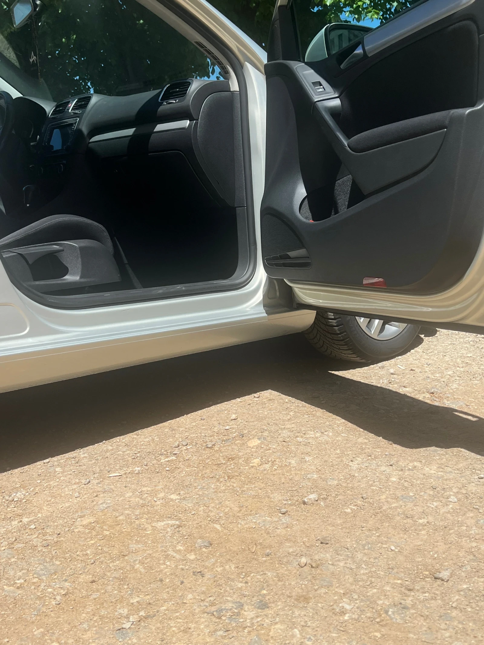 VW Golf 1.4 PERFECT AVTOMAT 7G, снимка 16 - Автомобили и джипове - 54551442