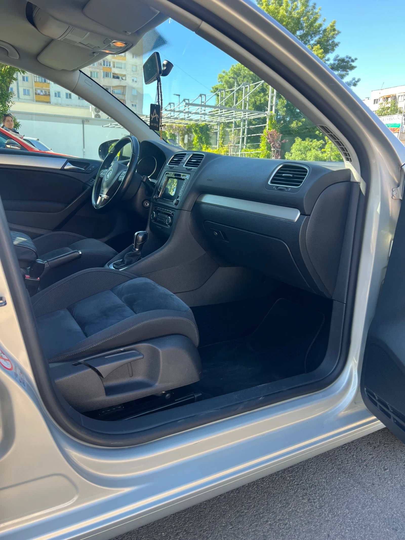 VW Golf 1.4 PERFECT AVTOMAT 7G, снимка 11 - Автомобили и джипове - 54551442