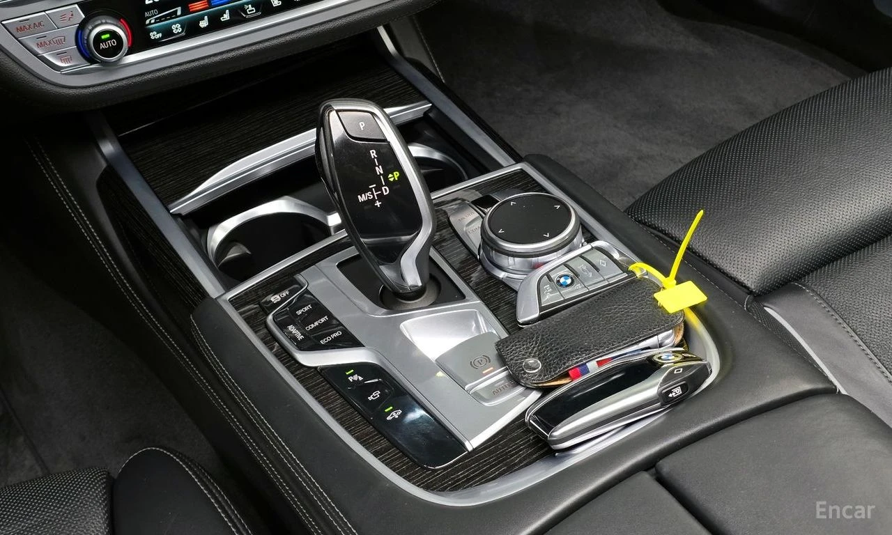 BMW 740 Li* XDRIVE* M-SPORT* 360CAMERA* DRIVE-ASSIST* H&K*, снимка 11 - Автомобили и джипове - 54577925