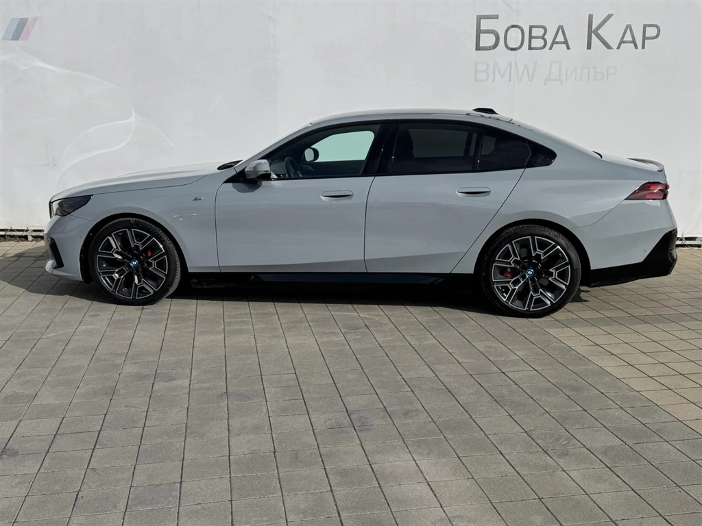 BMW i5 eDrive40, снимка 3 - Автомобили и джипове - 55325739