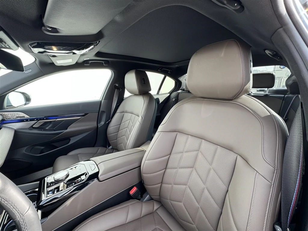 BMW i5 eDrive40, снимка 8 - Автомобили и джипове - 55325739