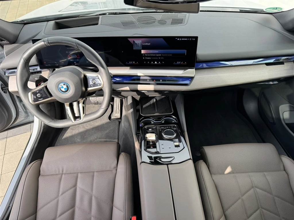 BMW i5 eDrive40, снимка 6 - Автомобили и джипове - 55325739