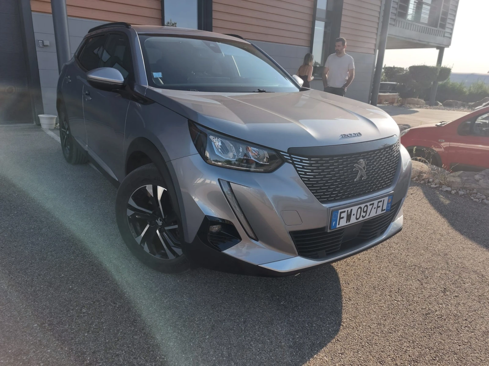 Peugeot 2008 1.5 BLUEHDI EAT8 131kc, снимка 5 - Автомобили и джипове - 55400995