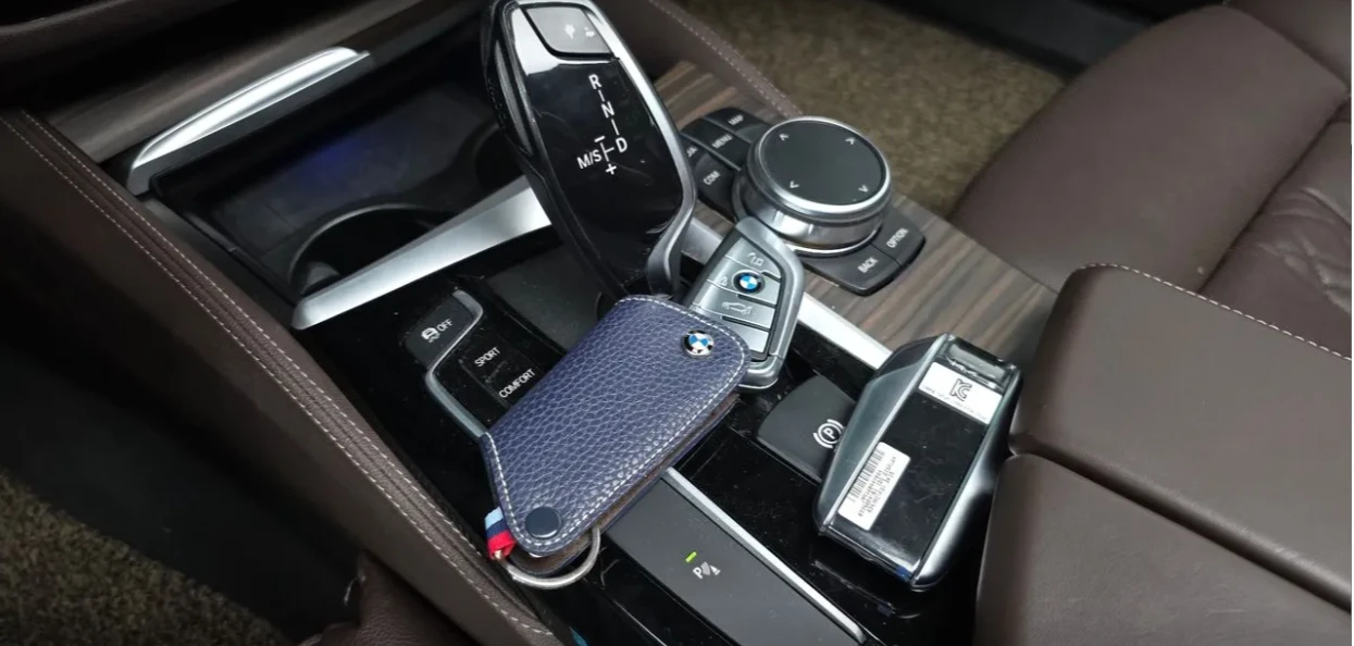 BMW 530 * АВТО КРЕДИТ* ЦЕНА ДО БГ * Сервизна история * , снимка 7 - Автомобили и джипове - 55458645
