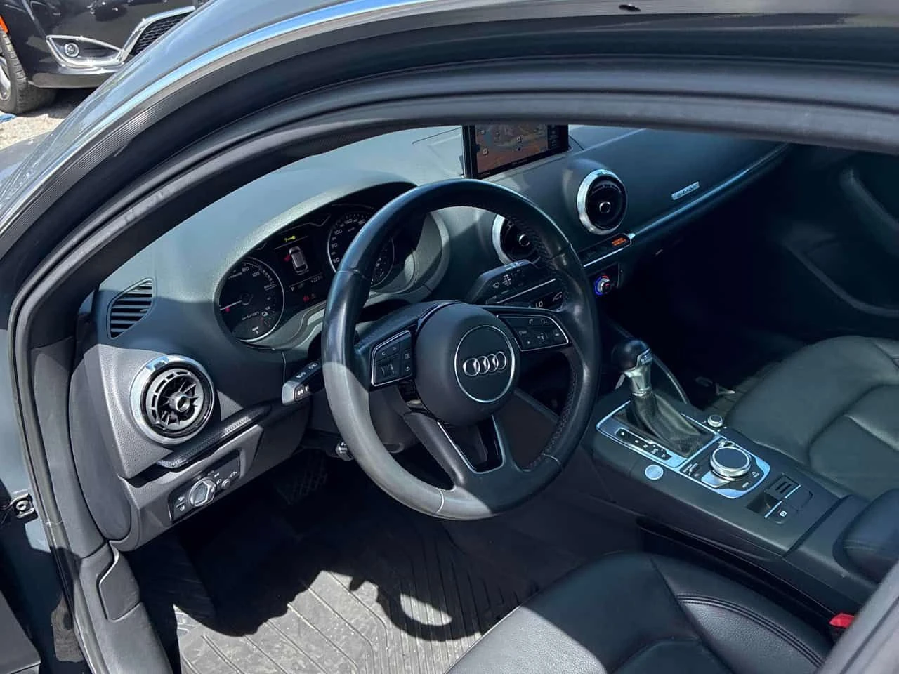 Audi E-Tron * 1.4 TFSI PHEV Premium* АВТОКРЕДИТ* , снимка 5 - Автомобили и джипове - 55588487