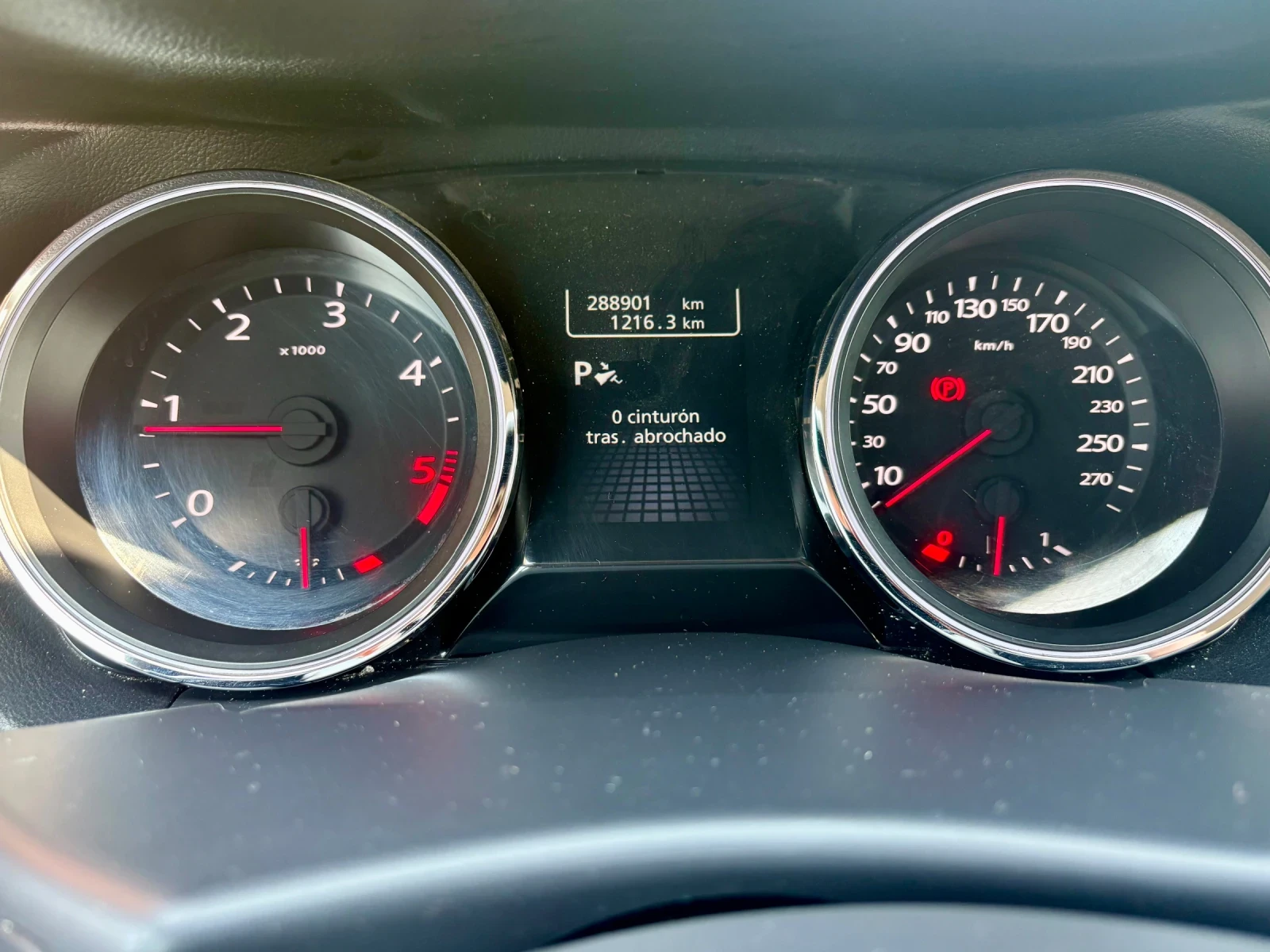 Renault Laguna 2.0 dci 170kc, снимка 9 - Автомобили и джипове - 55741395