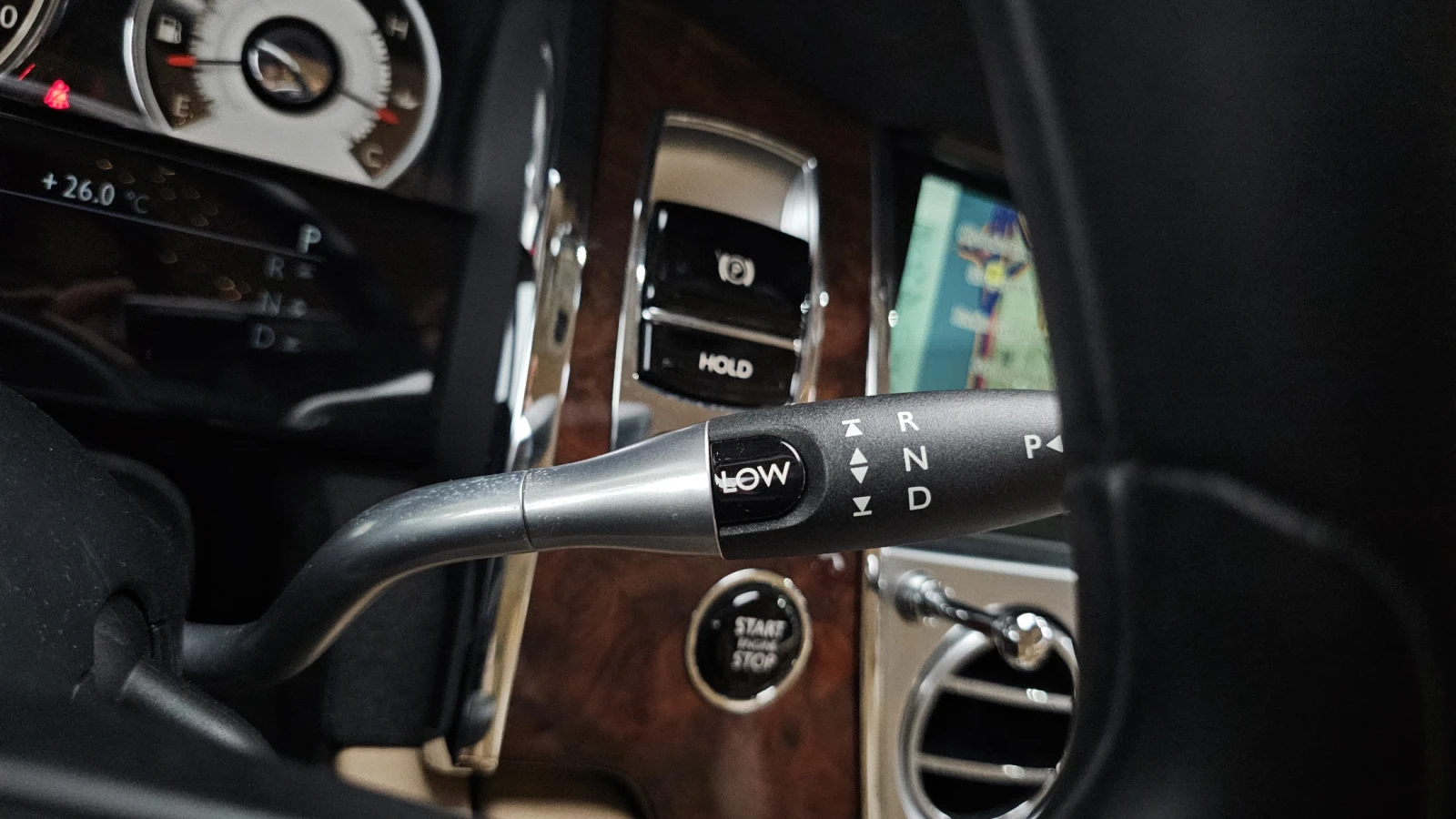 Rolls-Royce Wraith SOFT CLOSE* 360* ЕЛ. БАГАЖНИК* HUD* КРАЙНА ЦЕНА, снимка 9 - Автомобили и джипове - 55983894