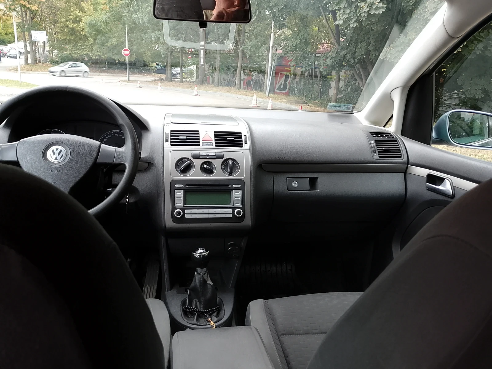 VW Touran, снимка 5 - Автомобили и джипове - 56530424