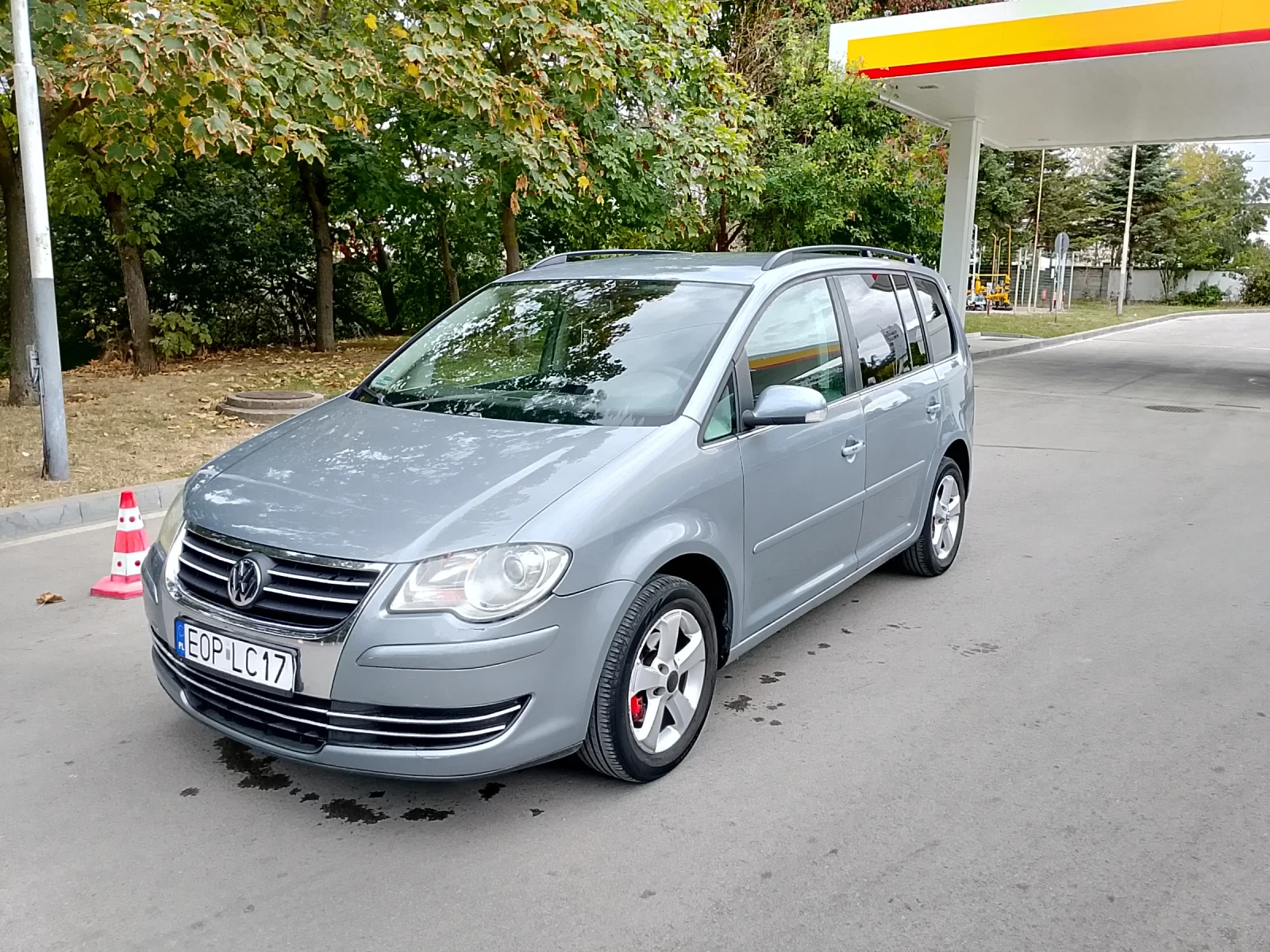 VW Touran, снимка 2 - Автомобили и джипове - 56530424