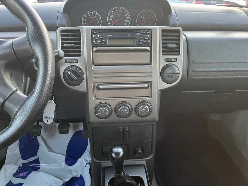 Nissan X-trail 2.0-140кс, снимка 11 - Автомобили и джипове - 46681059