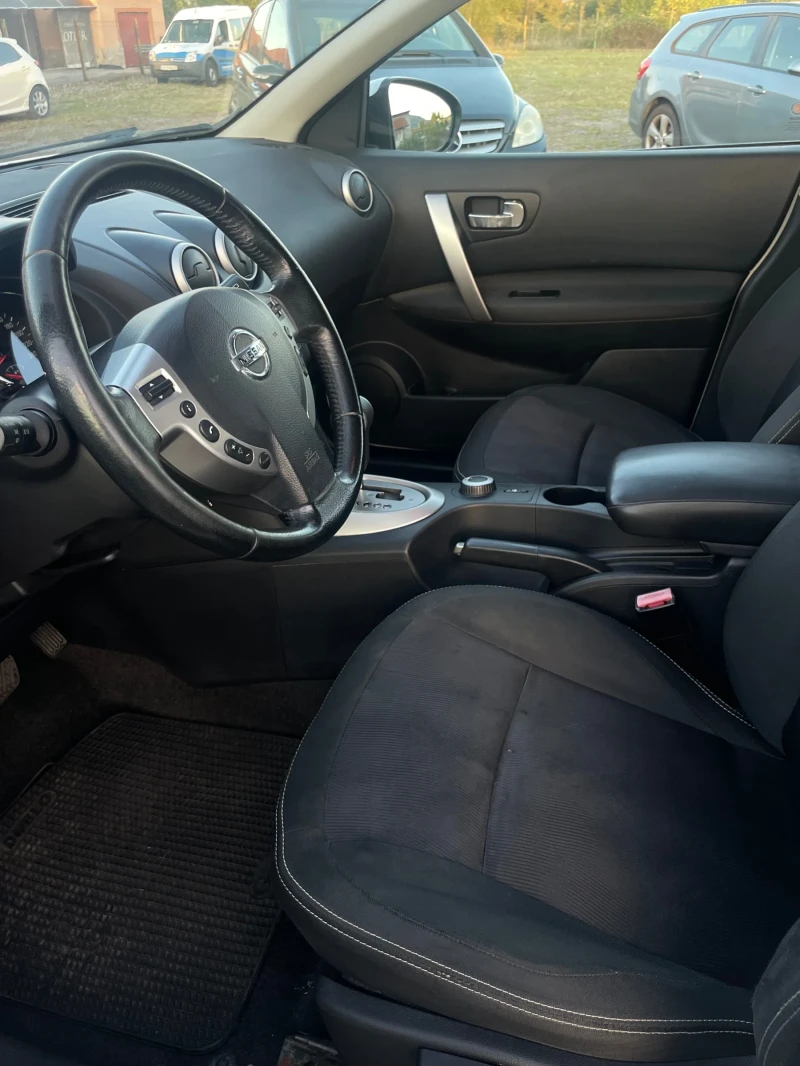 Nissan Qashqai 2.0 4x4 Automatic, снимка 11 - Автомобили и джипове - 47319298