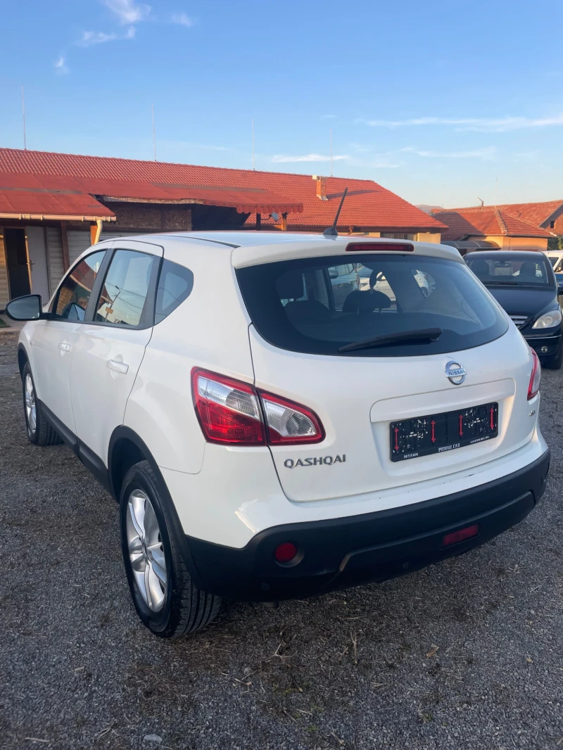 Nissan Qashqai 2.0 4x4 Automatic, снимка 5 - Автомобили и джипове - 47319298