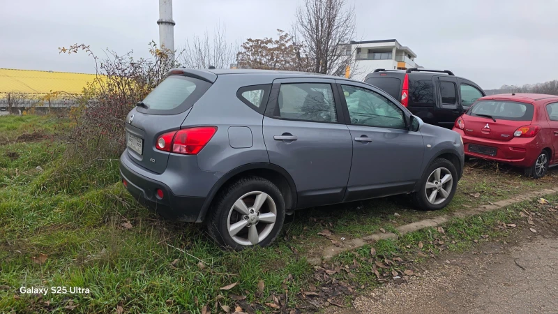 Nissan Qashqai 2.0d, снимка 13 - Автомобили и джипове - 52878502