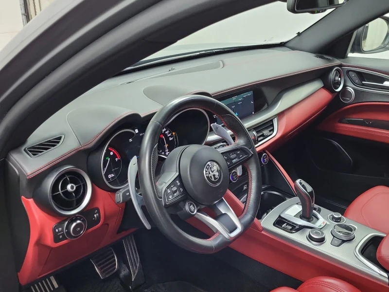 Alfa Romeo Stelvio TI Sport AWD 280кс * Възможност за Лизинг* , снимка 9 - Автомобили и джипове - 53480240