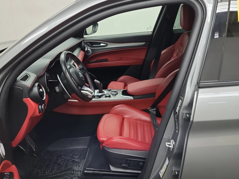 Alfa Romeo Stelvio TI Sport AWD 280кс * Възможност за Лизинг* , снимка 7 - Автомобили и джипове - 53480240