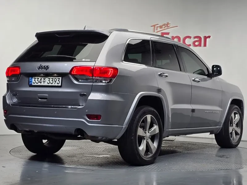 Jeep Cherokee 3.0D AWD Overland - САМО 30% АВАНС, снимка 2 - Автомобили и джипове - 55662018
