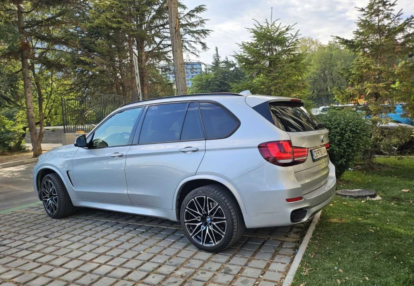 BMW X5 M50D  - изображение 2