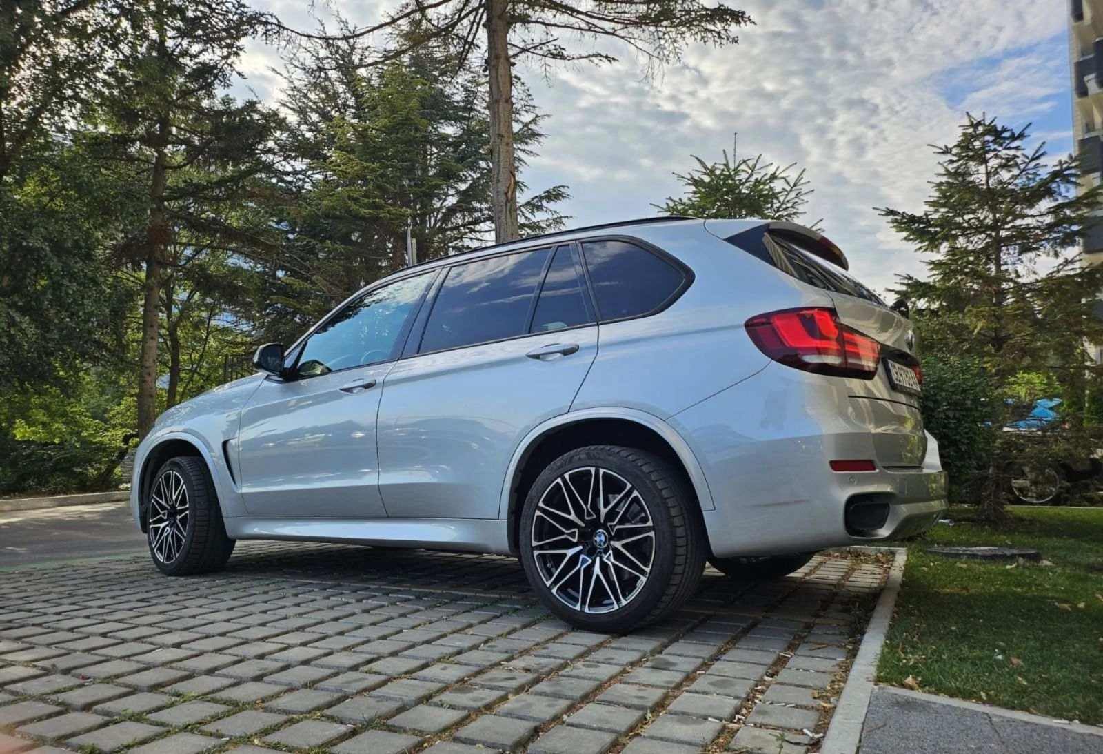 BMW X5 M50D  - изображение 4