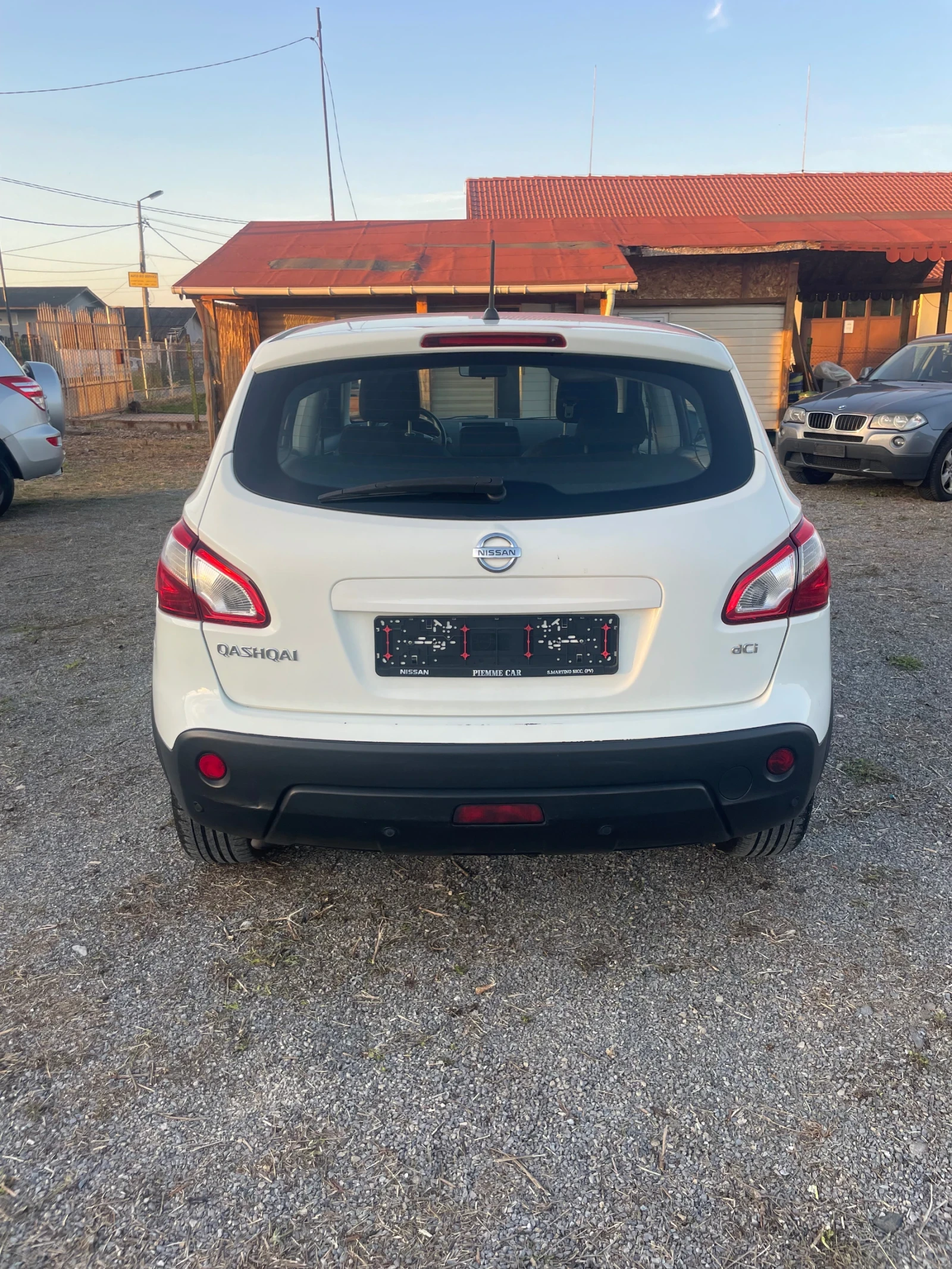 Nissan Qashqai 2.0 4x4 Automatic - изображение 6