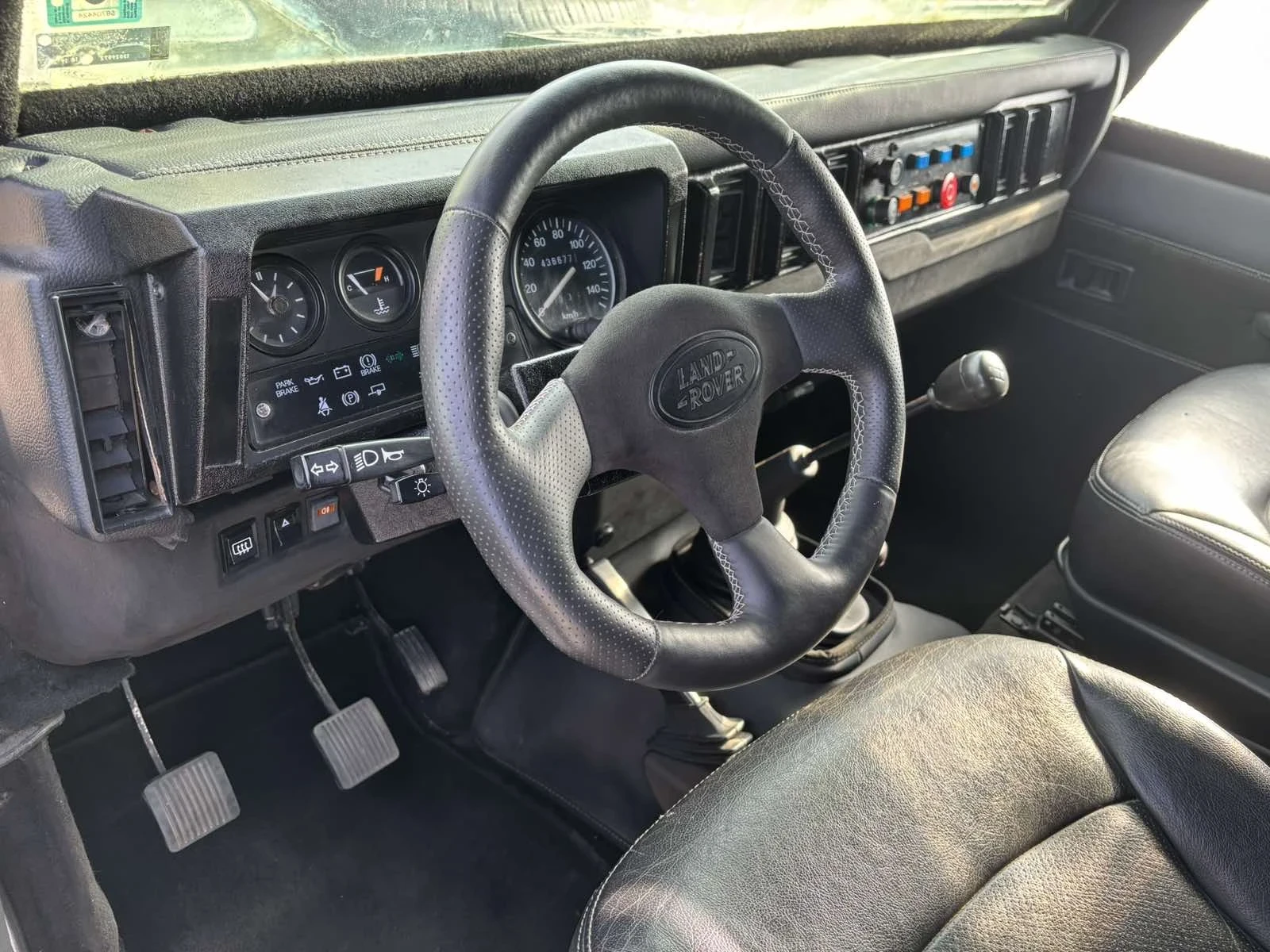Land Rover Defender 110 Брониран - изображение 6