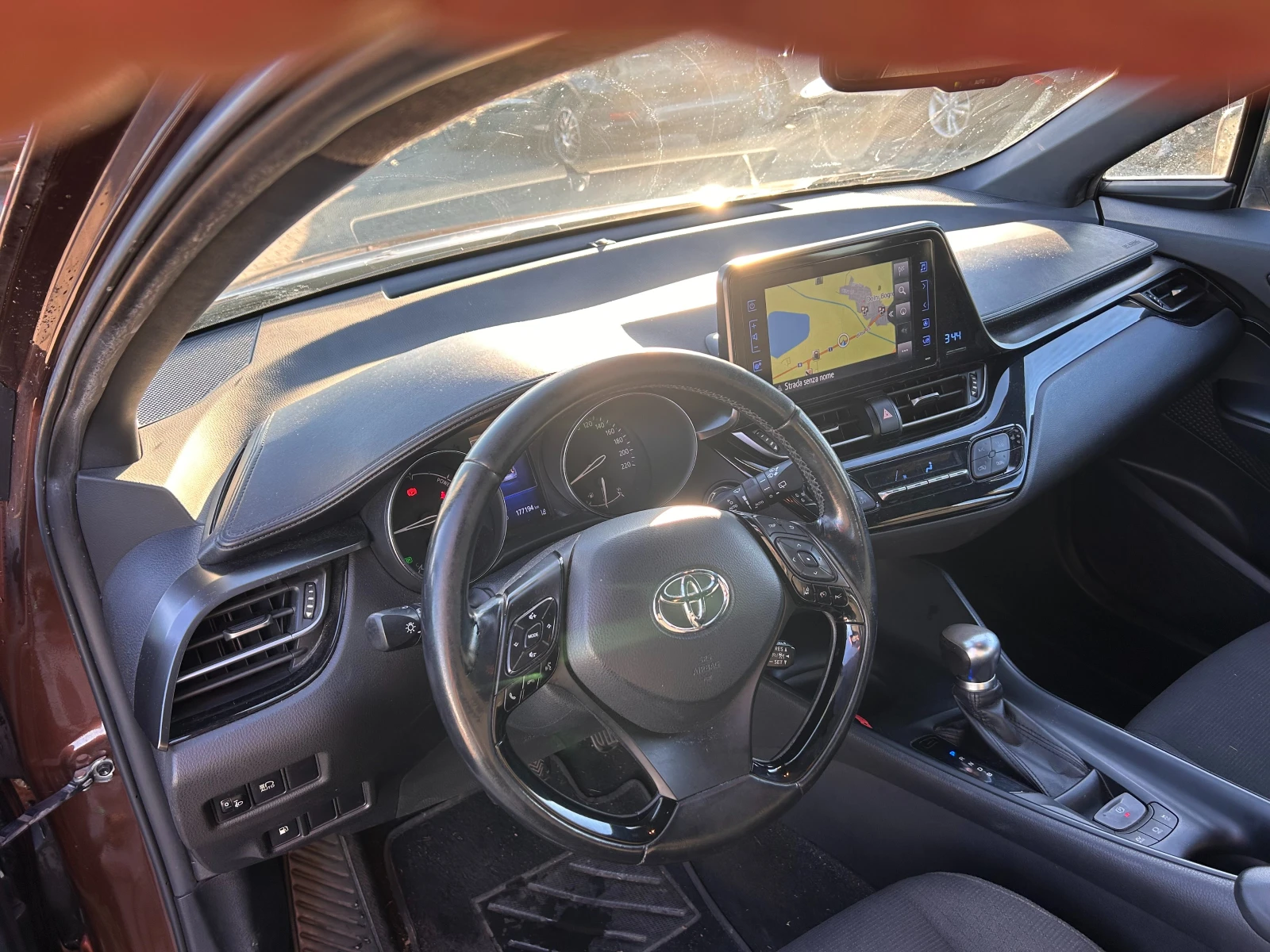 Toyota C-HR 1.8HIBRID AVTOMAT/NAVI/KAMERA EURO 6 | Mobile.bg � ����������� 11