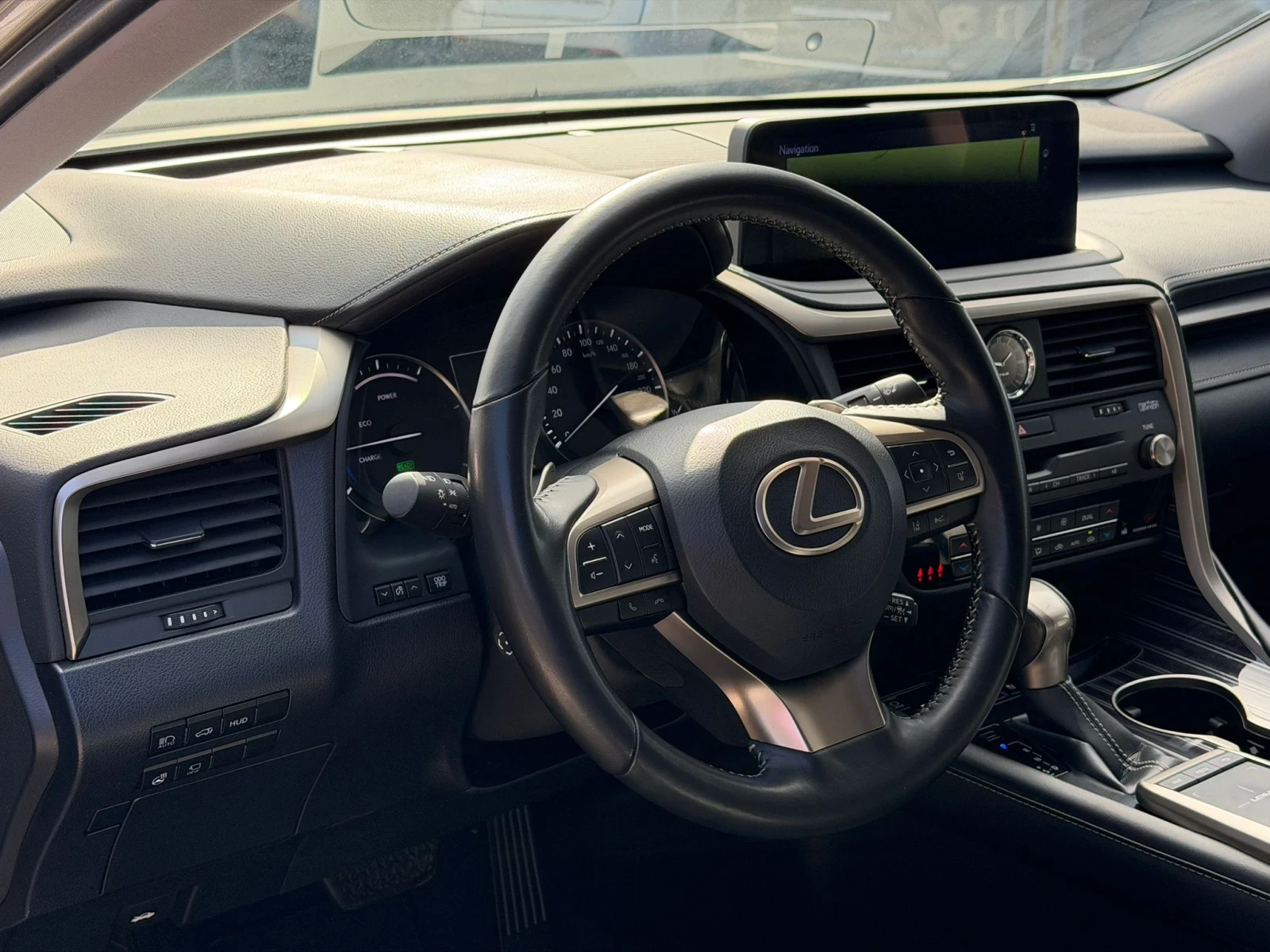 Lexus RX 450h Facelift/Luxury/360Camera/HUD/В гаранция , снимка 12 - Автомобили и джипове - 53369238