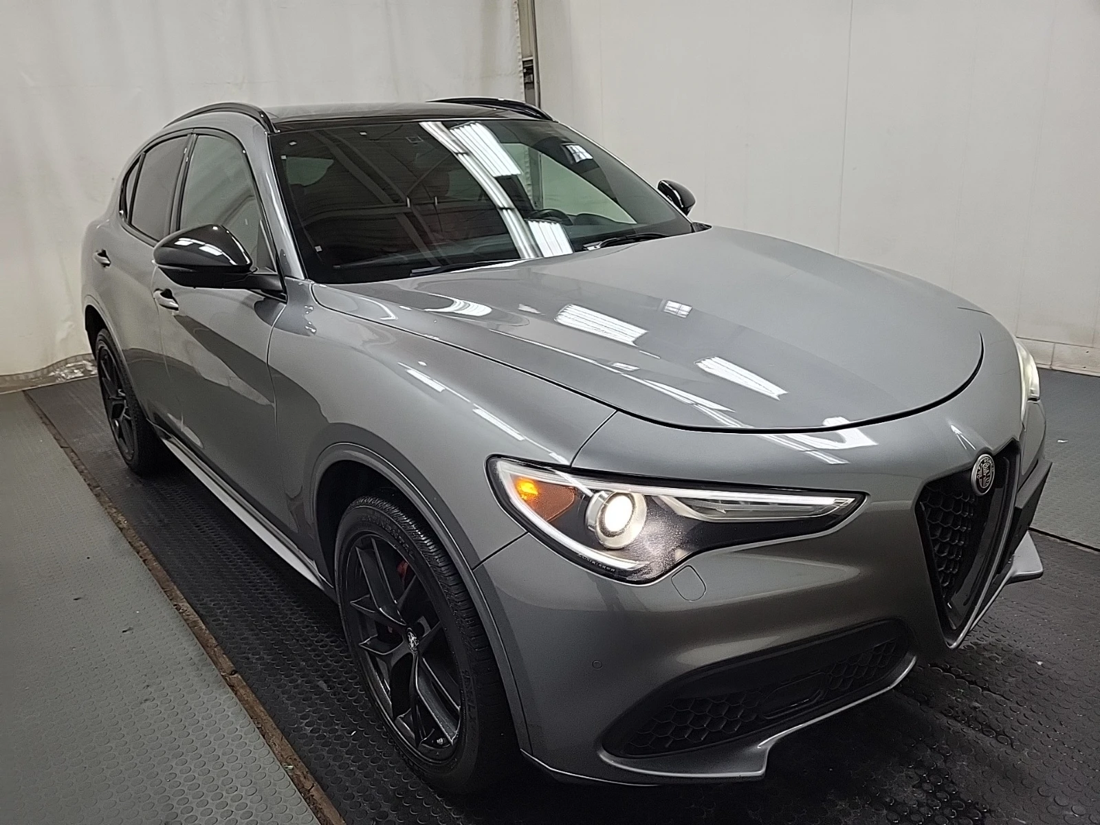 Alfa Romeo Stelvio TI Sport AWD 280кс * Възможност за Лизинг*  - изображение 2