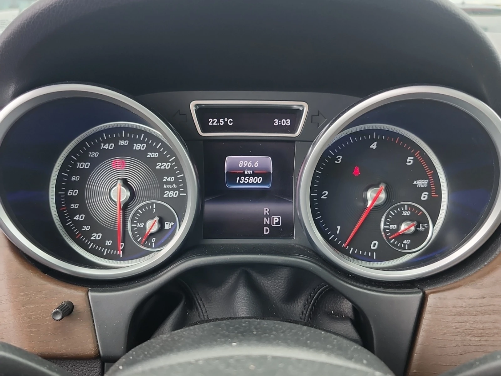Mercedes-Benz GLE 350 D * AMG * 360 CAMERA * CARFAX * , снимка 7 - Автомобили и джипове - 54569186
