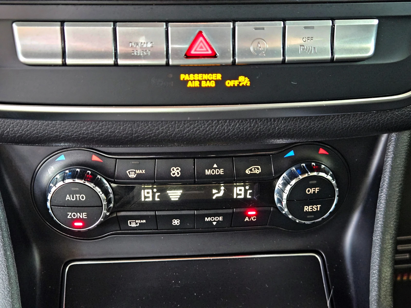 Mercedes-Benz GLA 200 AMG/FACE/GERMANY/CAMERA/AMBIENT/LIZING, снимка 11 - Автомобили и джипове - 55527674