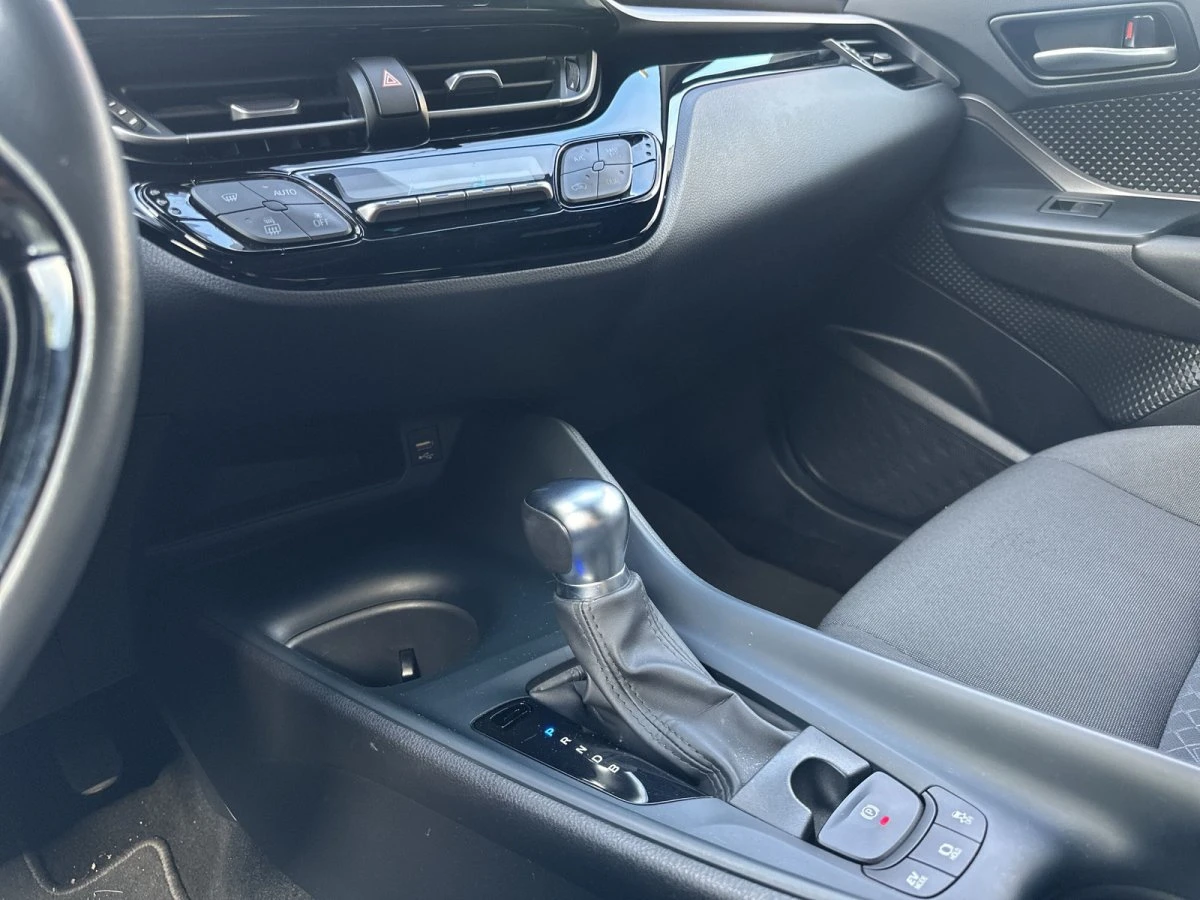 Toyota C-HR HYBRID | 48 000 км. | FACE | FLOW | ГАРАНЦИЯ | , снимка 15 - Автомобили и джипове - 56187547