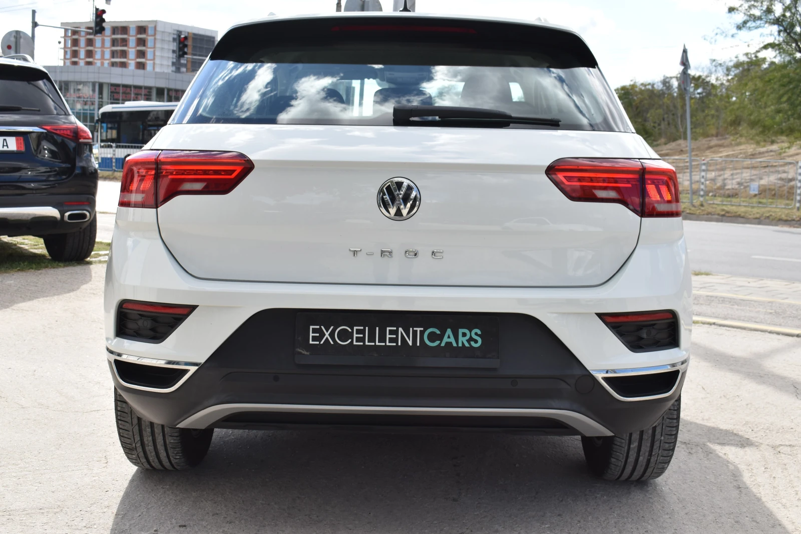 VW T-Roc 2.0TDI* AUTOMAT, снимка 6 - Автомобили и джипове - 56214746
